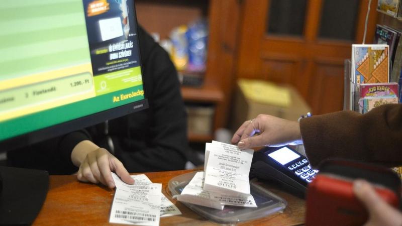Megszerezte az Eurojackpot lenyűgöző, 39,9 milliárd forintos főnyereményét! Kíváncsiak voltunk, hogyan tervezi elköltani ezt a hatalmas összeget.