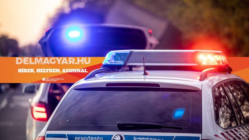 Súlyos baleset történt Mórahalom és Domaszék között, ahol három jármű ütközött össze. A helyszín drámai pillanatok tanúja volt, és a hatóságok sürgősen intézkedtek a helyzet kezelésére.