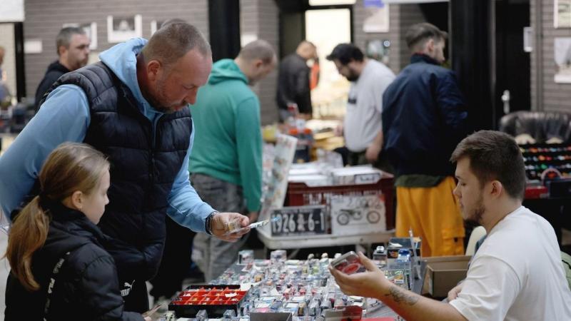 A miskolci Kisautó Börze mindig is különleges élményt nyújtott, és a legutóbbi, immár negyedik alkalommal megrendezett esemény is óriási népszerűségnek örvendett - nézd meg a fotókat és videókat az eseményről!