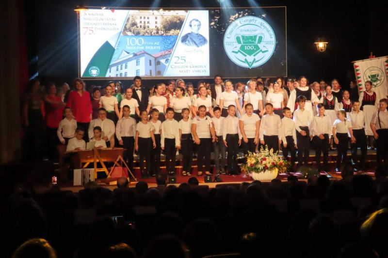 Több mint csupán kő és tégla, szíve dobog benne.