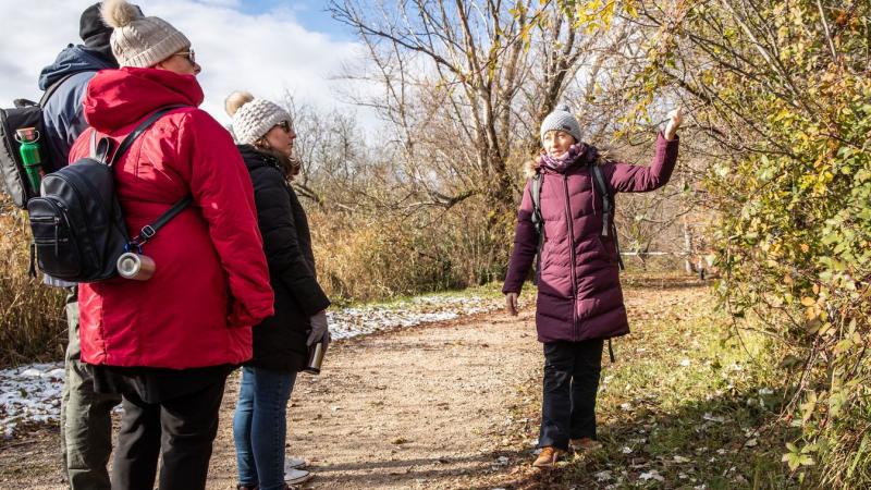 FEOL - Milyen előnyökkel bír a csipkebogyó és a fekete nadálytő? - A Bögretúra résztvevői felfedezhették (galéria)