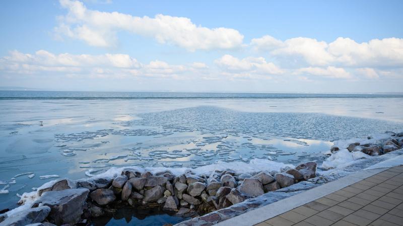 A Balaton térségében figyelemre méltó hőmérsékleti eltérések jelentkeztek.