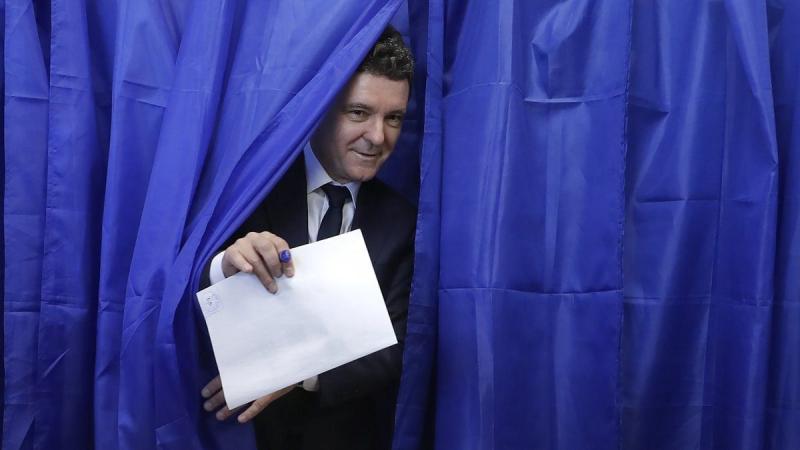 Bukarest polgármestere potenciális kihívója lehet George Simionnak a román elnökválasztás második körében.