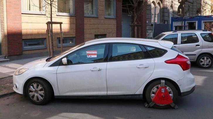 Különös fordulat történt olvasónk ügyében: először megbírságolták, majd hirtelen visszavonták a büntetést, és végül még pénzt is kapott vissza. Az események alakulása igazán meglepő!
