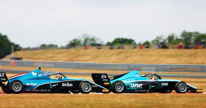 A vb-éllovas Molnár Martin ismételten megmutatta tehetségét, és újra a dobogóra lépett a brit F4-es versenysorozatban.