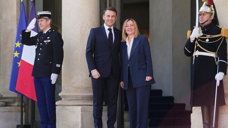 Meloni Rómában találkozott Ficóval, majd Macronnal, hogy megvitassák Ukrajna helyzetét.