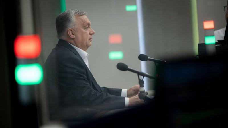 Orbán Viktor az utóbbi hónapban meglepő helyszíneken tűnt fel, és most megosztjuk veletek a legérdekesebb videókat!