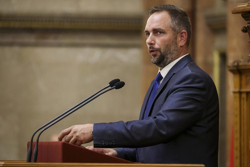 A Mi Hazánk párt arra törekszik, hogy a kiváltságosok számára lőfegyvereket biztosítson.