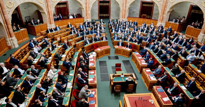 Az ellenzéki pártok kezdeményezték az Országgyűlés rendkívüli ülésének összehívását.