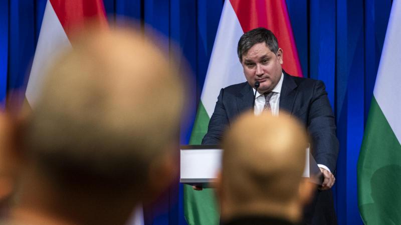 A repülőrajtnak várt gazdasági fellendülés helyett a 0 százalékos növekedés valósága érkezett, és Nagy Márton véleménye szerint decemberig nem várható, hogy bármiféle fáklyásmenet formájában megjelenjen a remény.