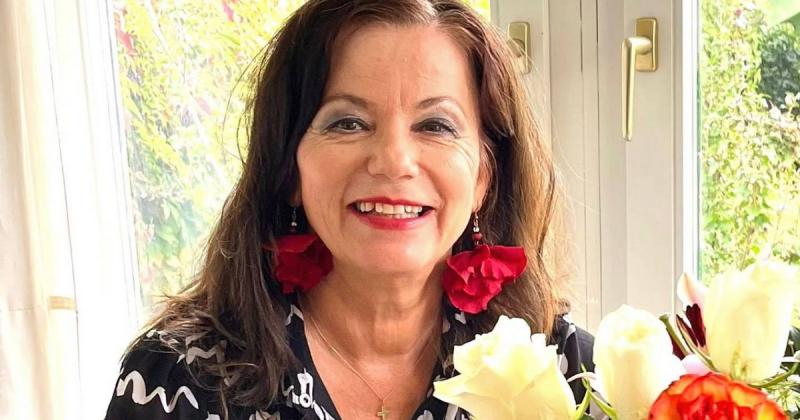 A Szomszédok sorozat híres karaktere, Vágási Jutka, titkos esküvőt tartott: az 65 éves Ivancsics Ilona káprázatos menyasszonyként lépett az oltár elé.