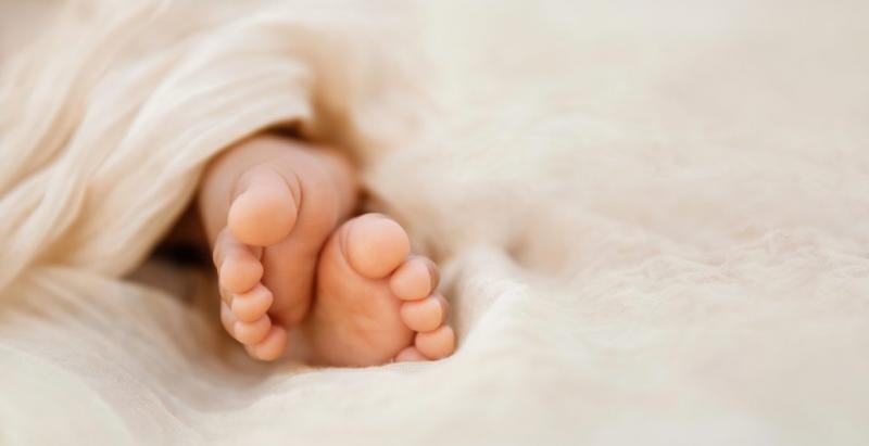 Súlyos alultápláltság következtében hunyt el egy öt hónapos kisbaba Heves megyében.